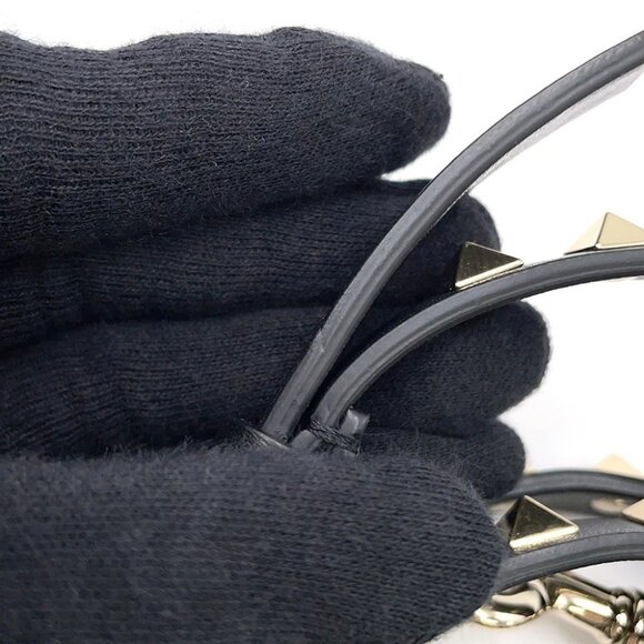 Valentino Garavani RockStudded Shoulder Bag Leather Black - Picture 10 of 16